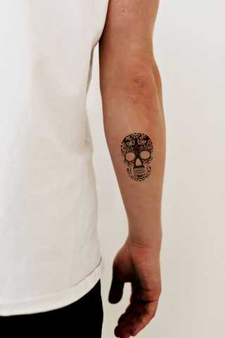 Временная переводная татуировка «Череп с костями» - или неоновая светящаяся тату